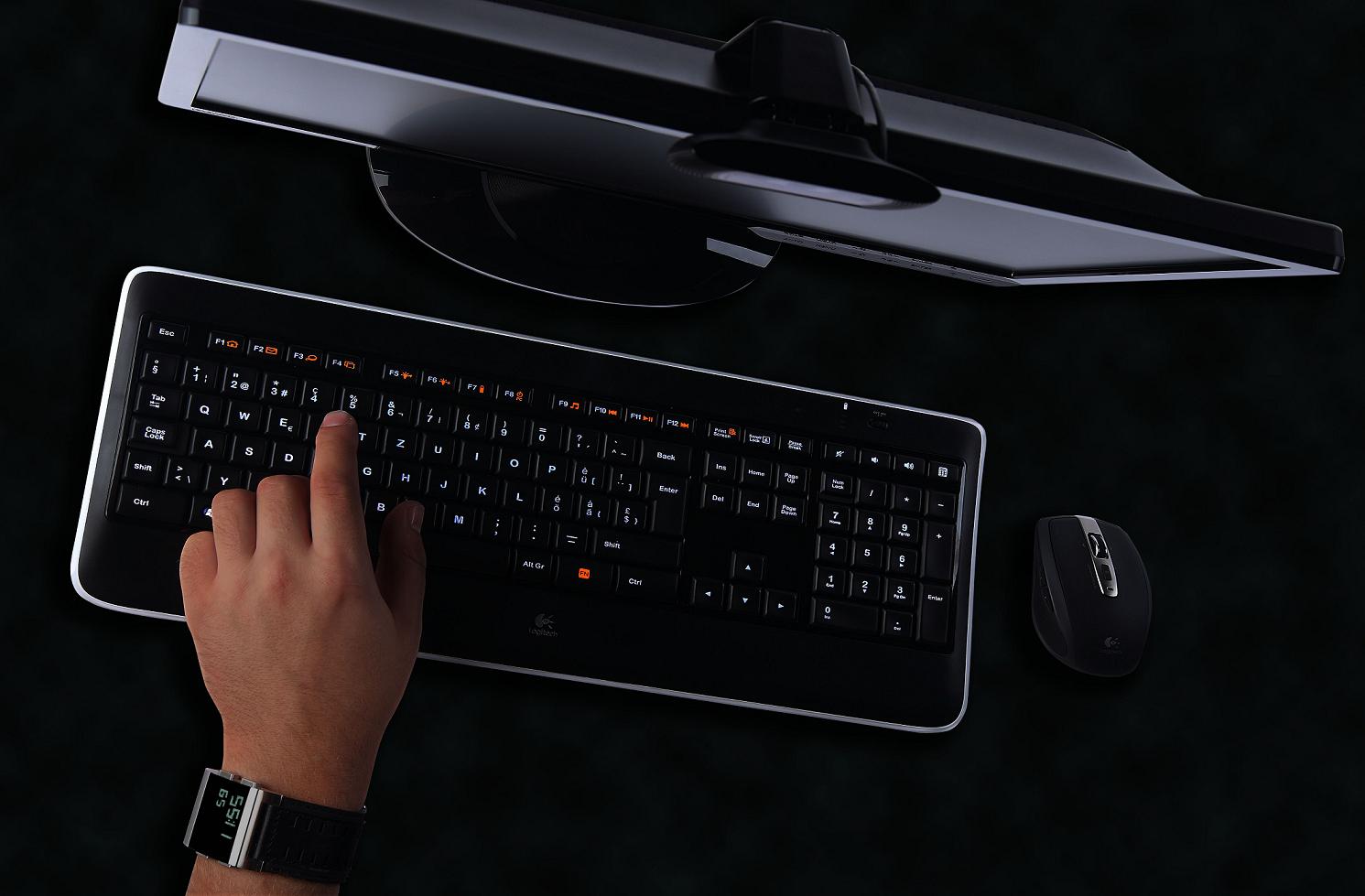 Logitech Illuminated Keyboard K800